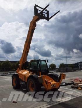 JCB 540-140 Teleskopické manipulátory