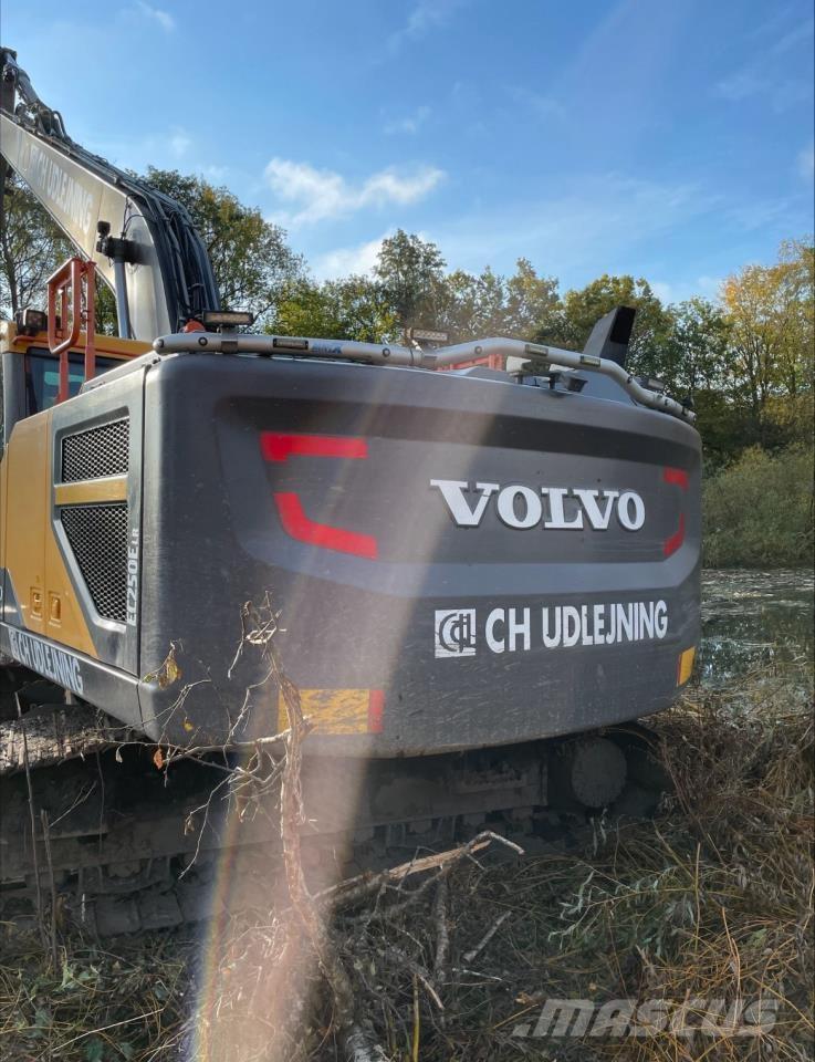 Volvo 250E LR Pásová rýpadla
