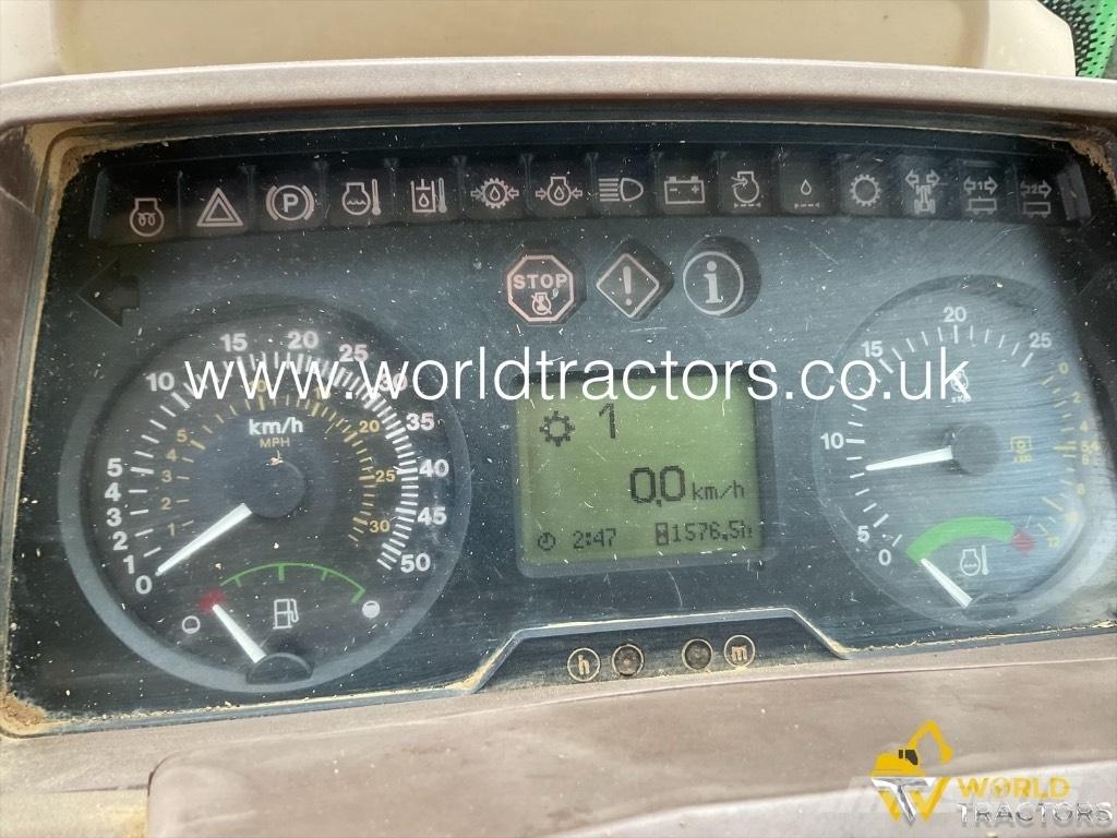 John Deere 6820 Traktory