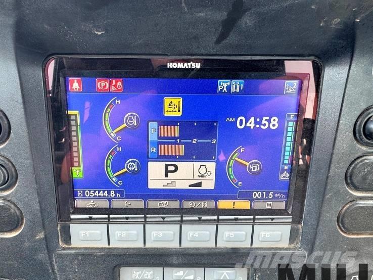 Komatsu D 61 PXi-24 Pásové dozery