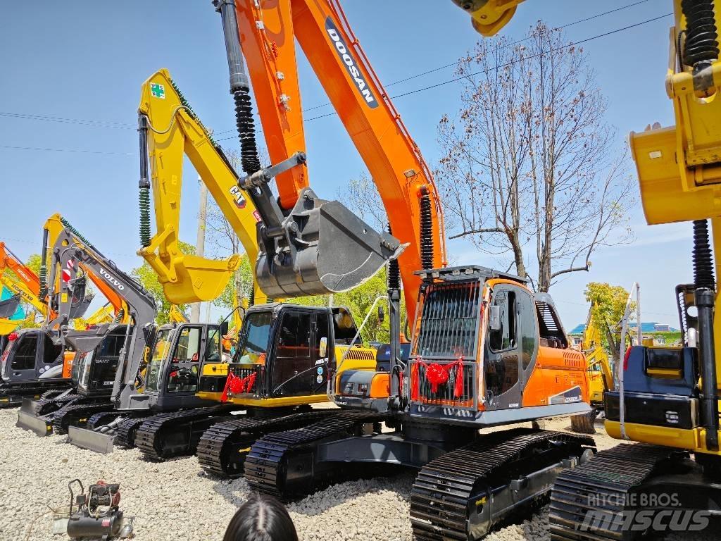 Doosan 225 LC Pásová rýpadla