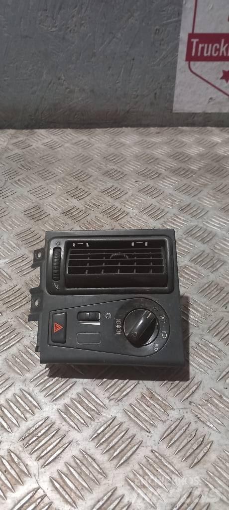 Volvo FH 12    20953569 Kabiny a interiér