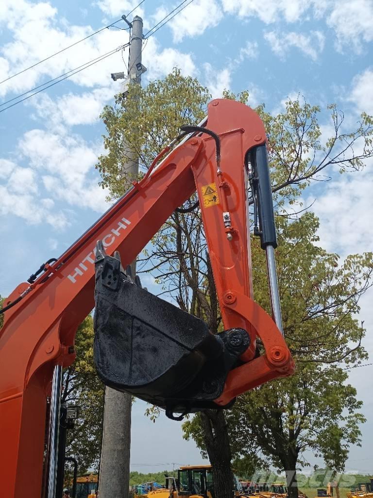 Hitachi 55 Mini rýpadla < 7t
