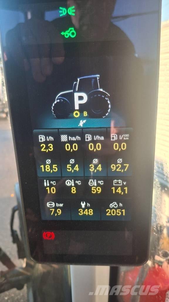 Valtra Q 305 Traktory