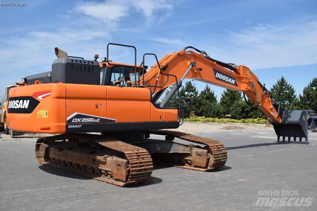 Doosan DX 255 LC-7 Pásová rýpadla
