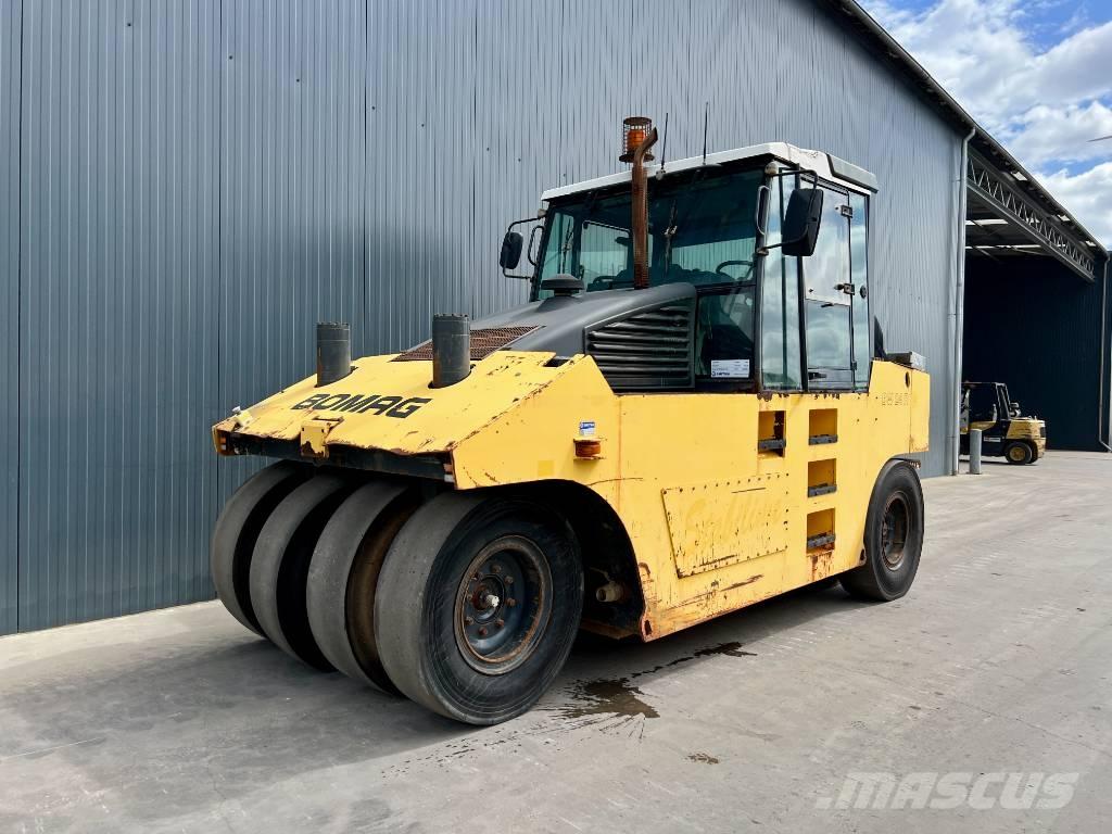 Bomag BW24R Pneumatikové válce