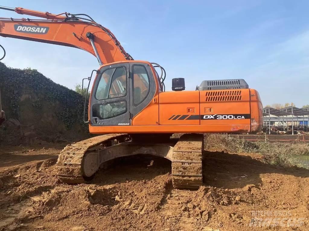 Doosan DX 300 LC Pásová rýpadla