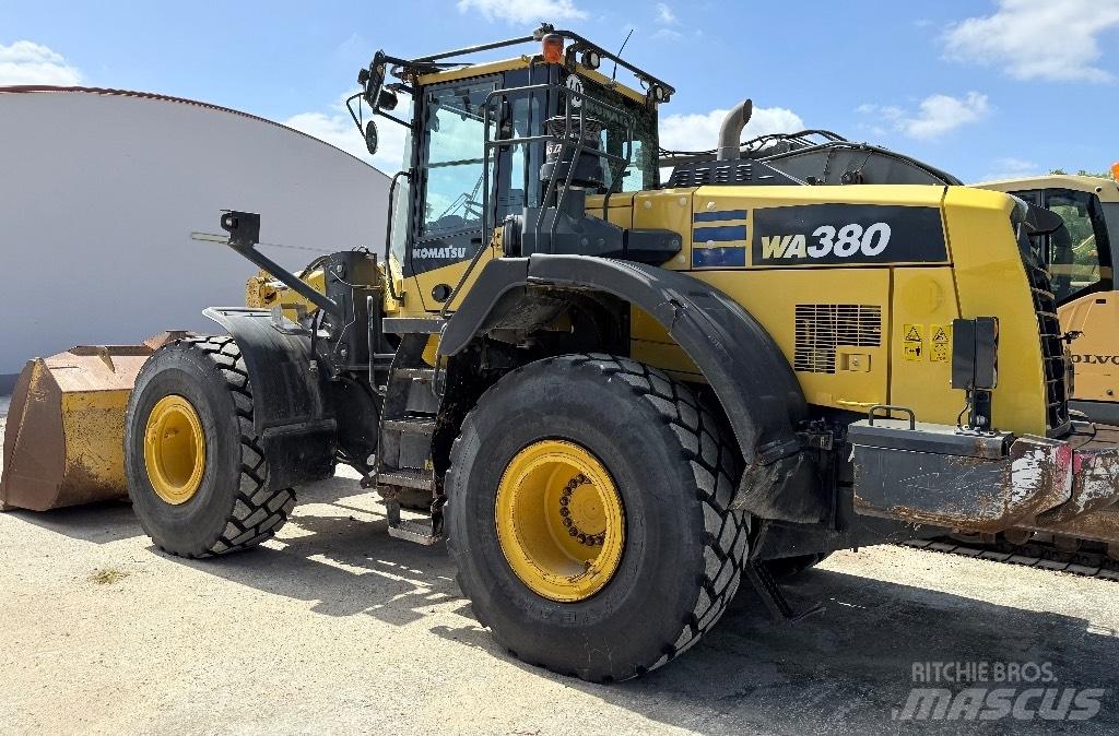 Komatsu WA 380-8 Kolové nakladače