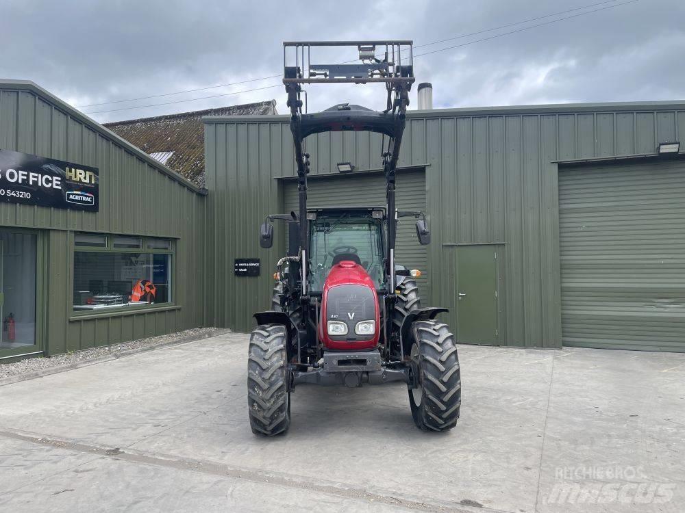 Valtra A 83 Traktory