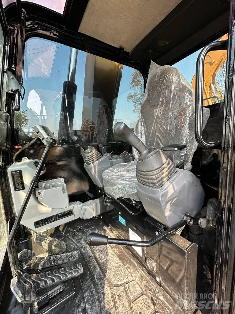 CAT 308E2 Pásová rýpadla