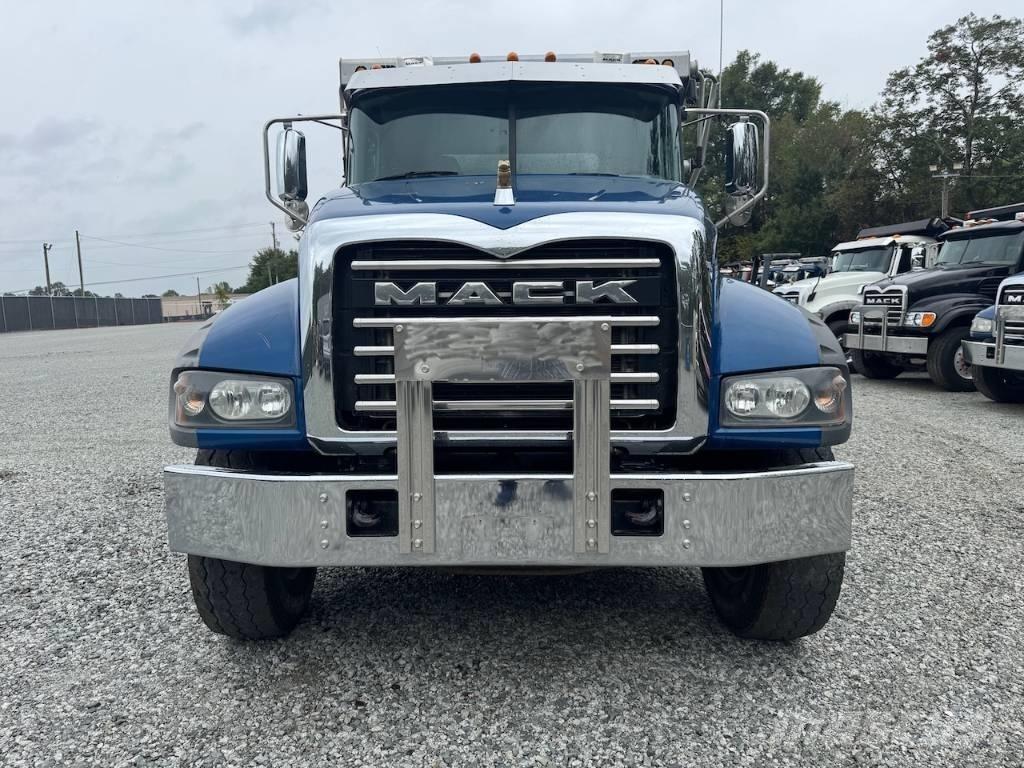 Mack Granite 64FR Sklápěče