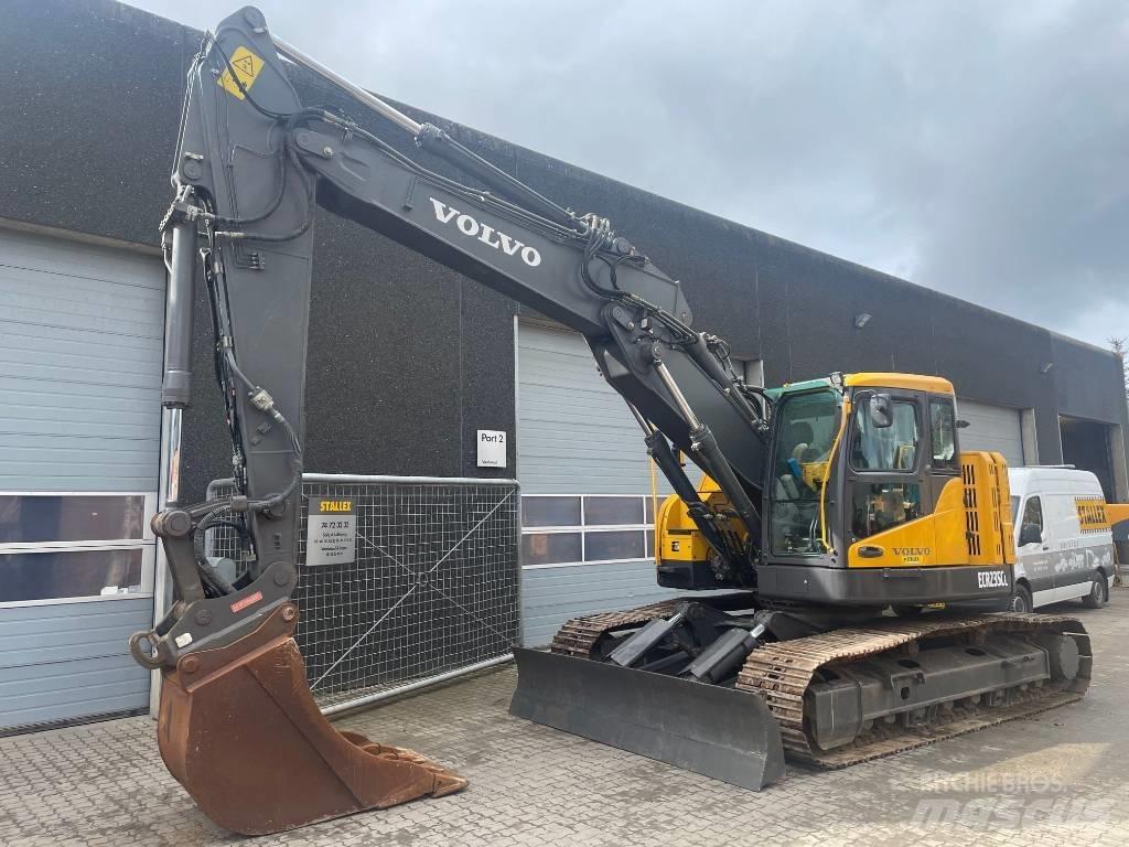 Volvo ECR235C Pásová rýpadla