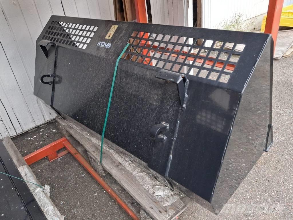 Kova Lumikauha Kompaktní přídavné zařízení pro traktory