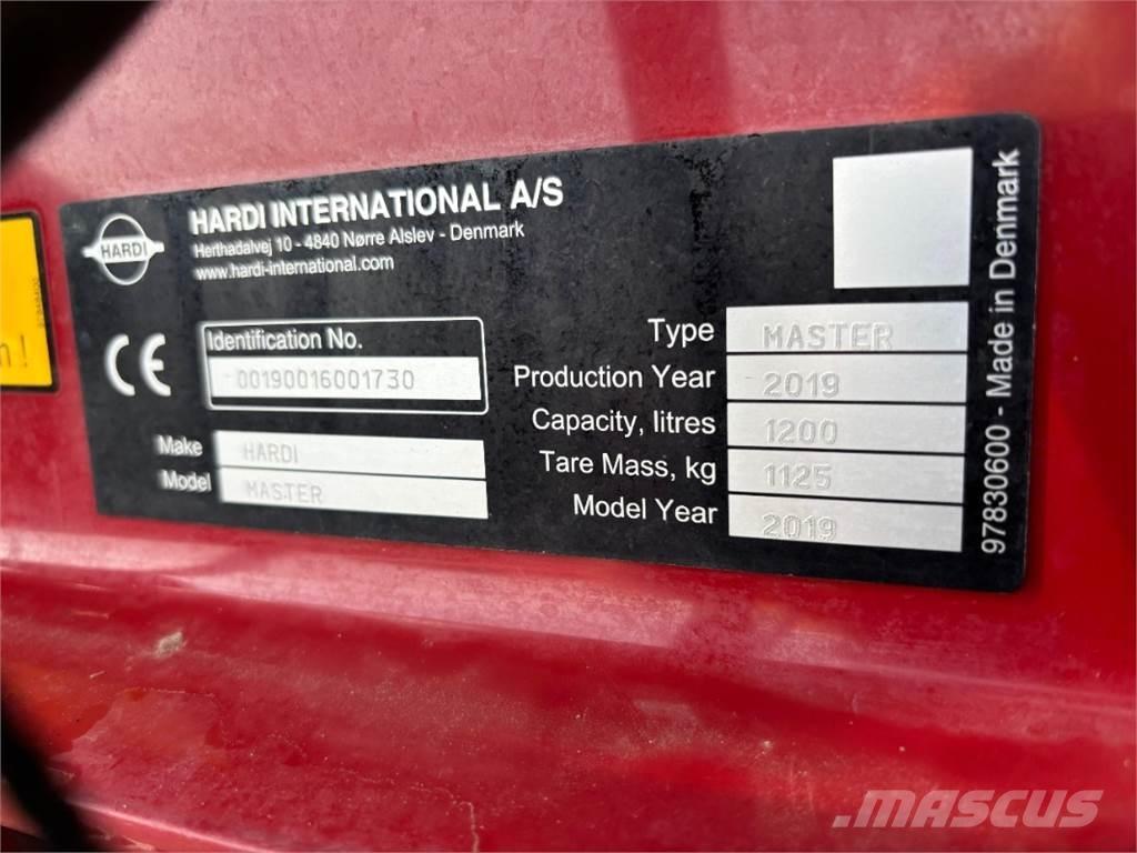 Hardi Master 1200 Tažené postřikovače