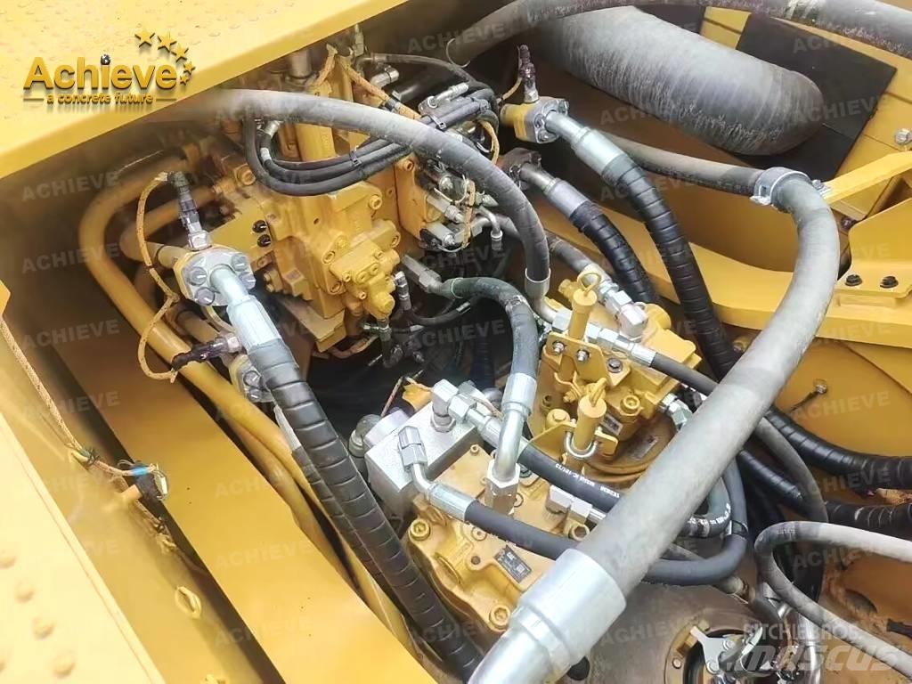 CAT 352 Pásová rýpadla