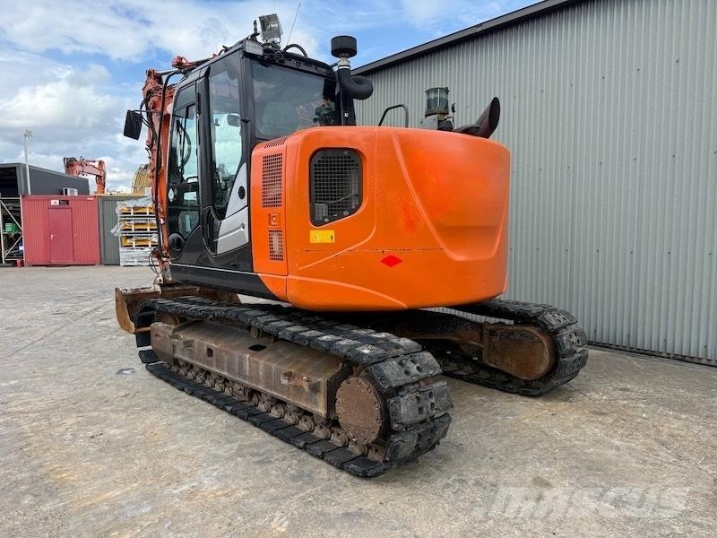 Hitachi ZX 135 US-5B Pásová rýpadla