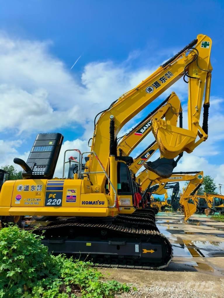 Komatsu PC 220-8 Pásová rýpadla