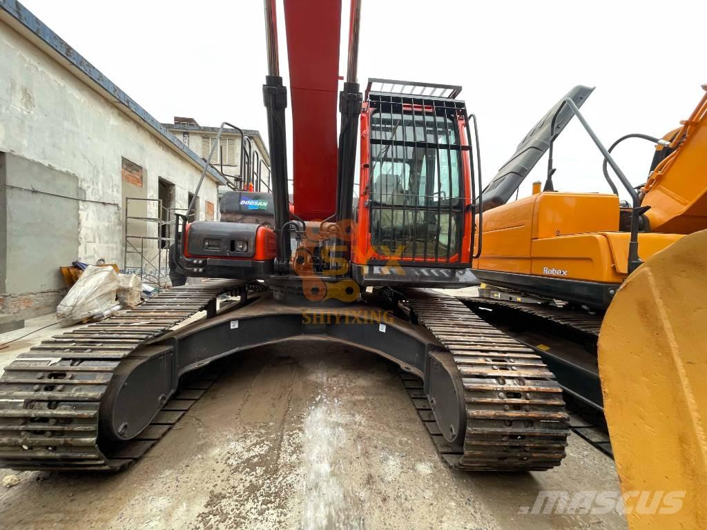 Doosan DX 300LC -9 Pásová rýpadla
