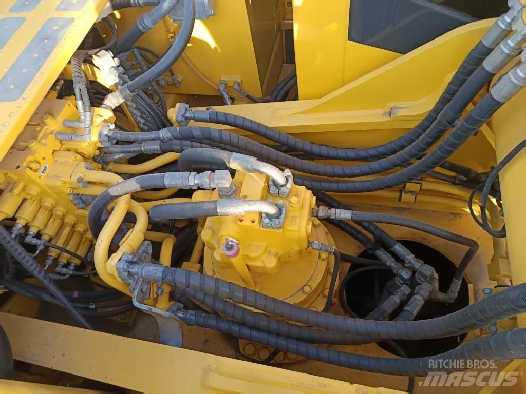 Komatsu PC360 Pásová rýpadla
