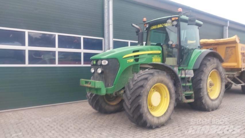John Deere 7730AS Traktory
