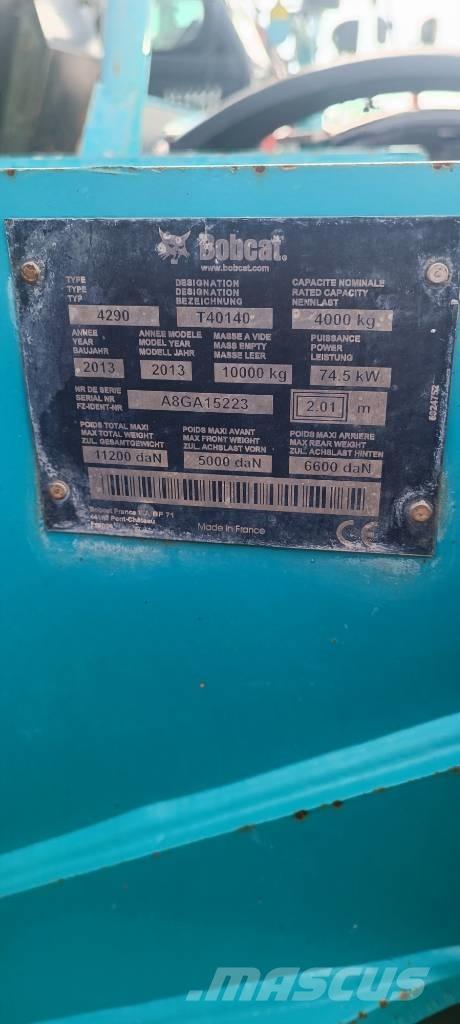 Bobcat T 40.140 Teleskopické manipulátory
