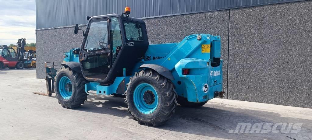 Bobcat T 40.140 Teleskopické manipulátory