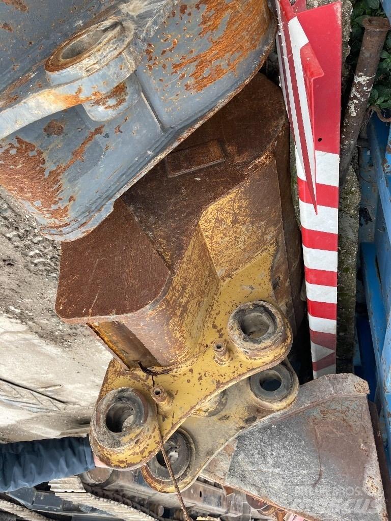 CAT 323 D Pásová rýpadla