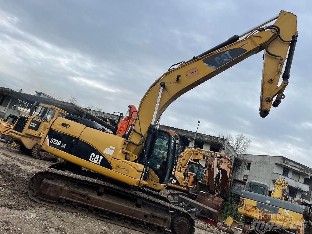 CAT 323 D Pásová rýpadla
