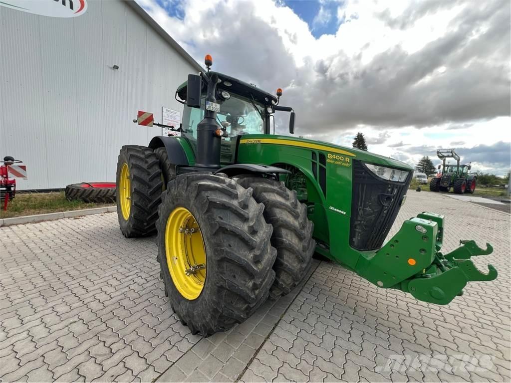 John Deere 8400 R Traktory