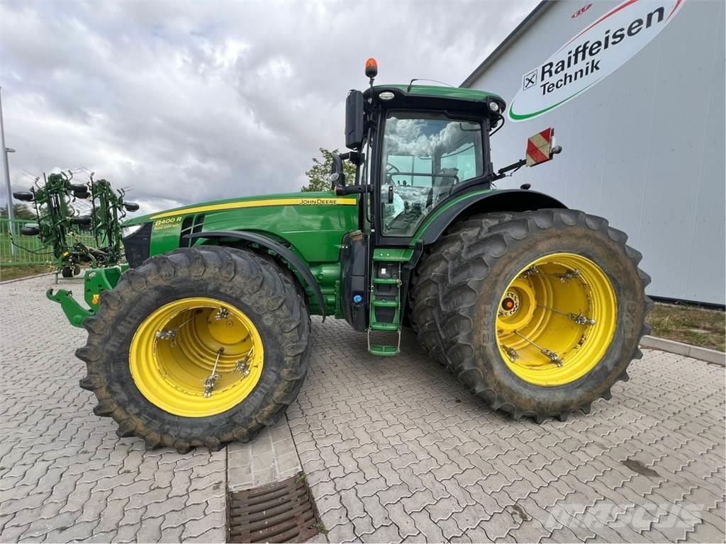John Deere 8400 R Traktory