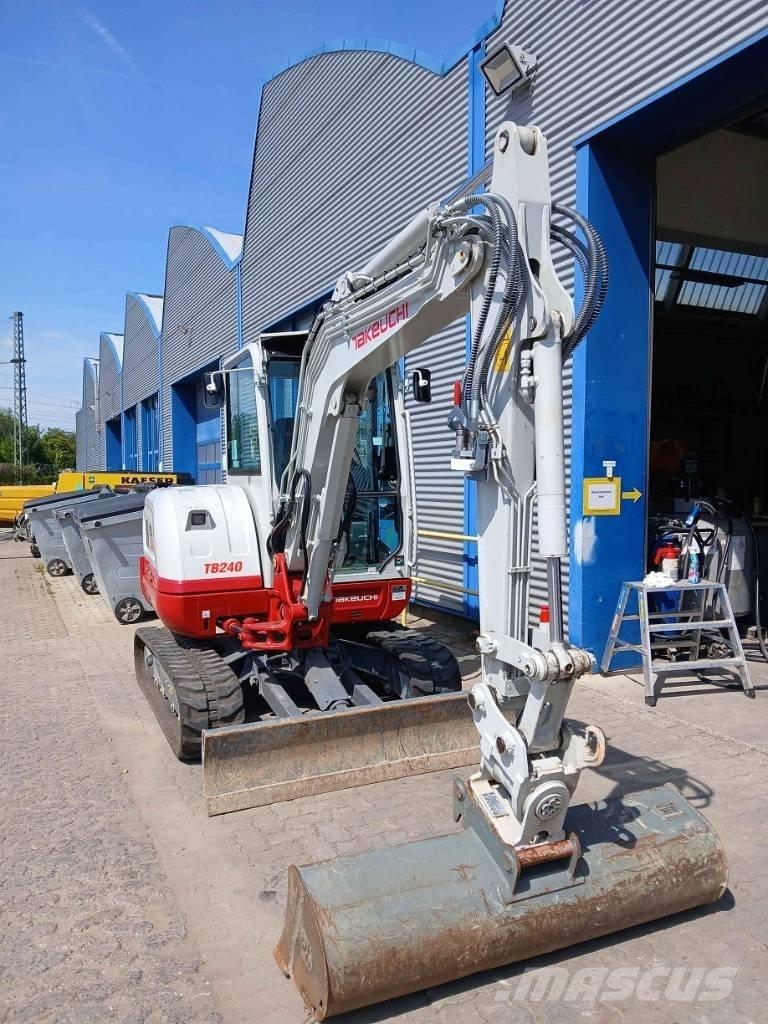 Takeuchi TB 240 DPF Mini rýpadla < 7t
