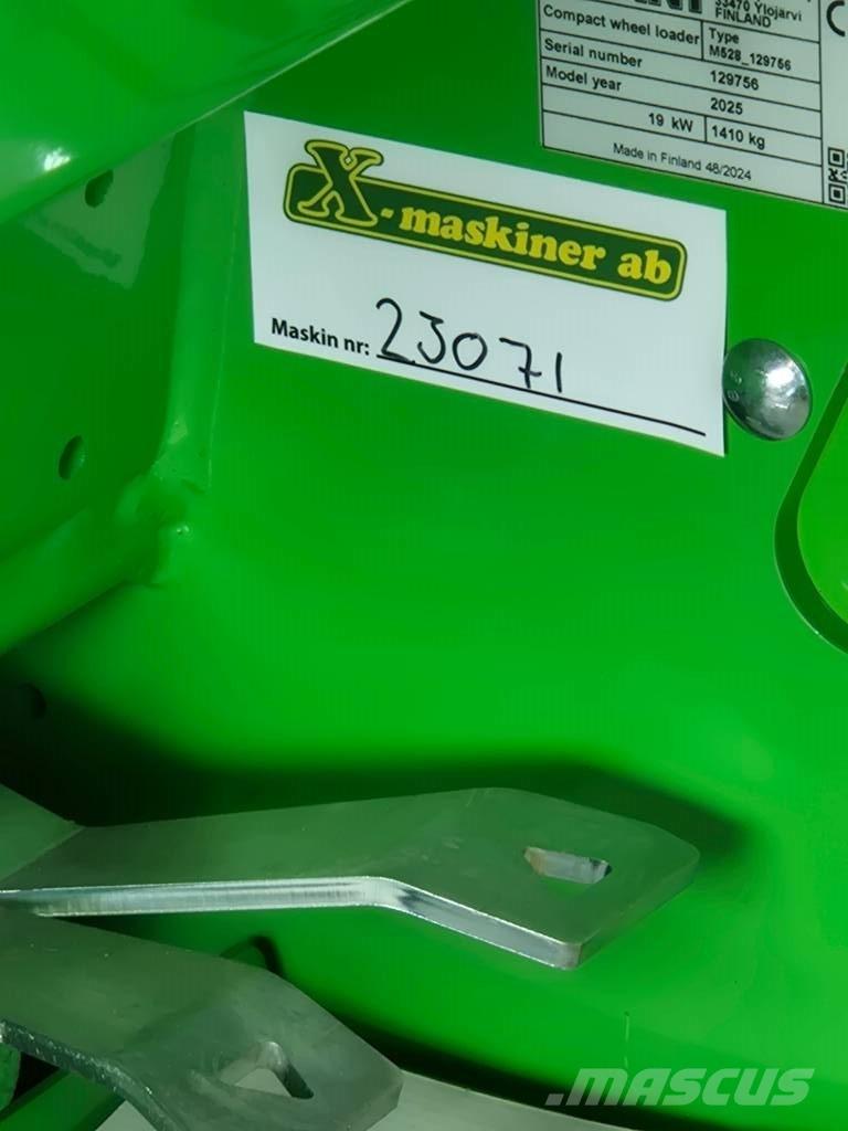Avant 528 Víceúčelové nakladače
