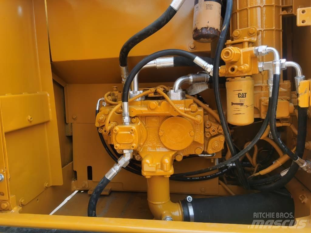 CAT 320 D Pásová rýpadla