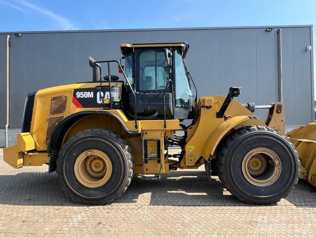 CAT 950M Kolové nakladače