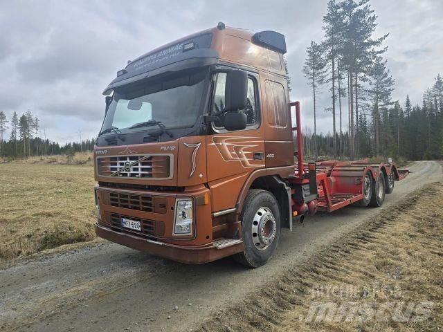 Volvo FM12 8x2 Nákladní automobily pro přepravu lesních strojů
