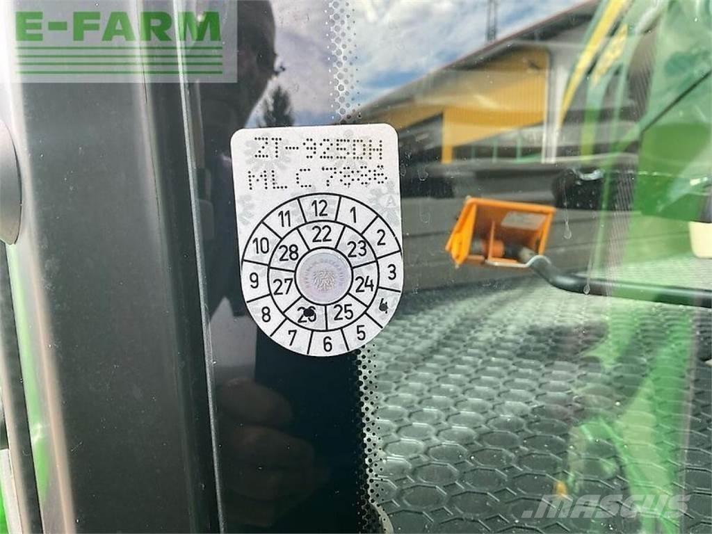 John Deere 6120m Traktory