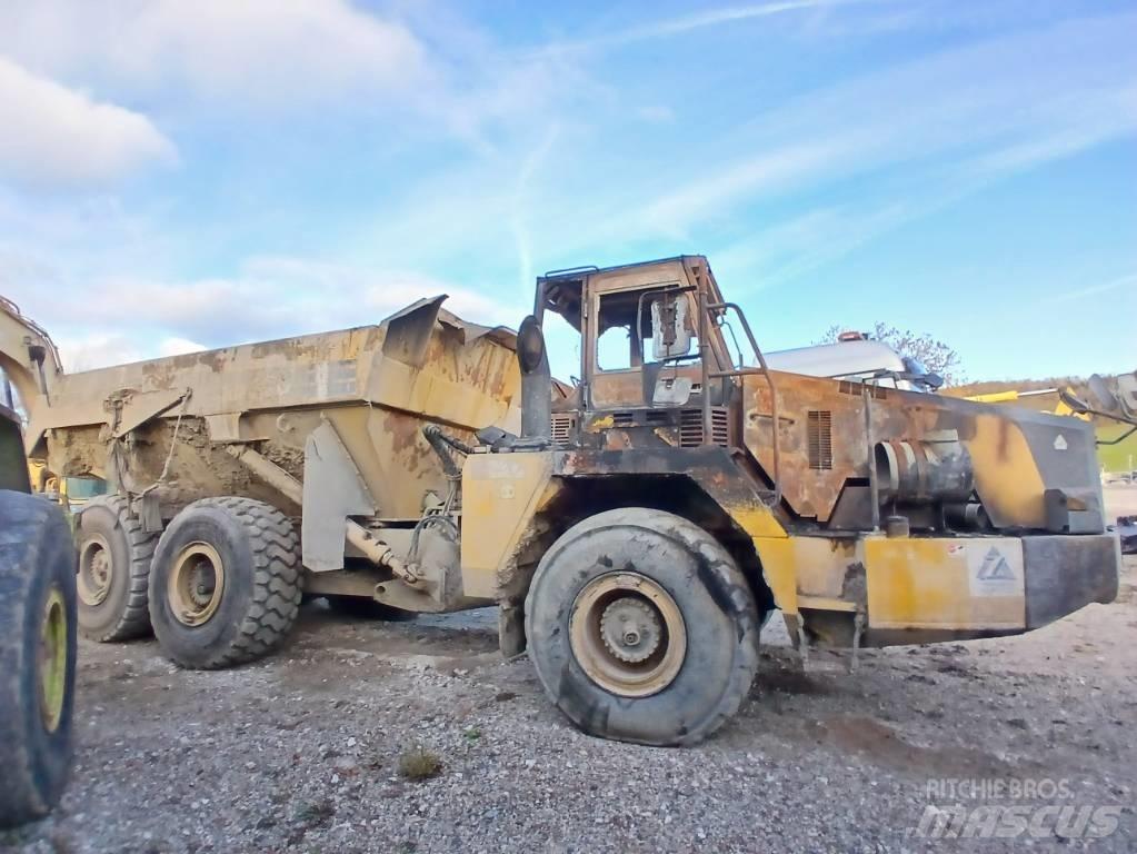 Komatsu HM 300-2 Kloubové dempry