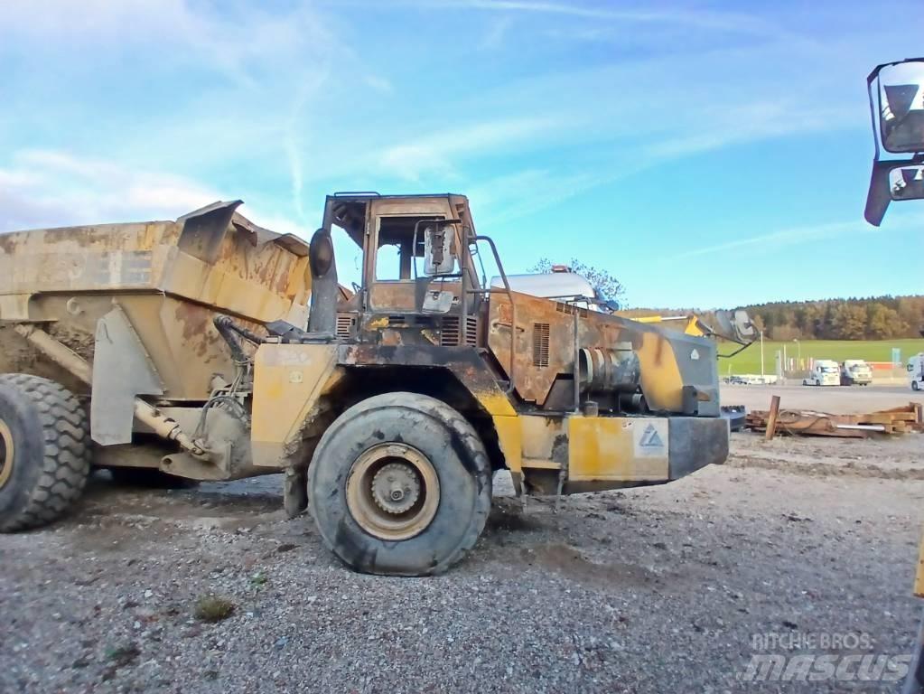 Komatsu HM 300-2 Kloubové dempry