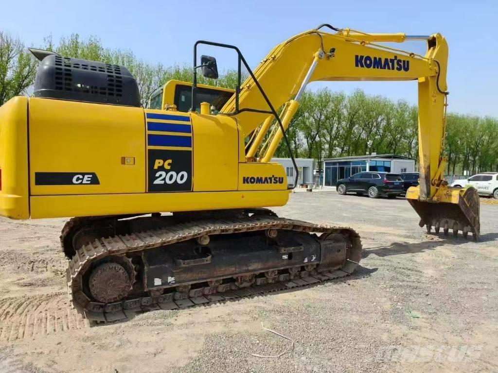 Komatsu PC 200-11 Pásová rýpadla
