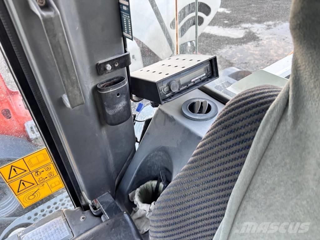 Liebherr L 544 Kolové nakladače