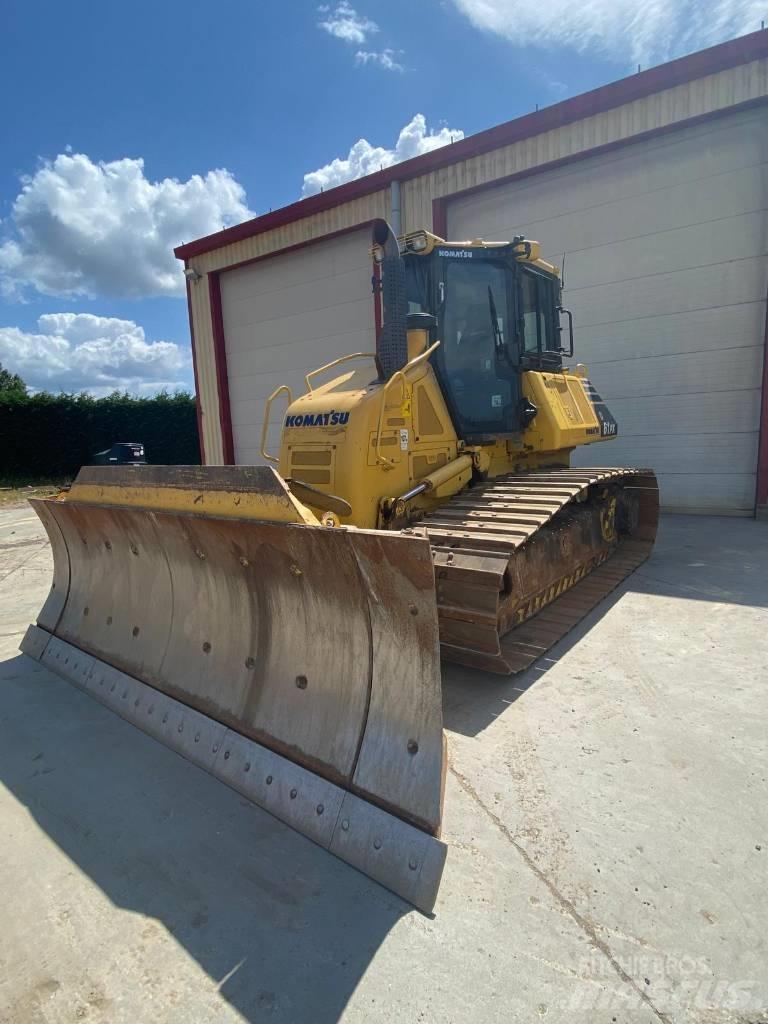 Komatsu D61PX24 Pásové dozery