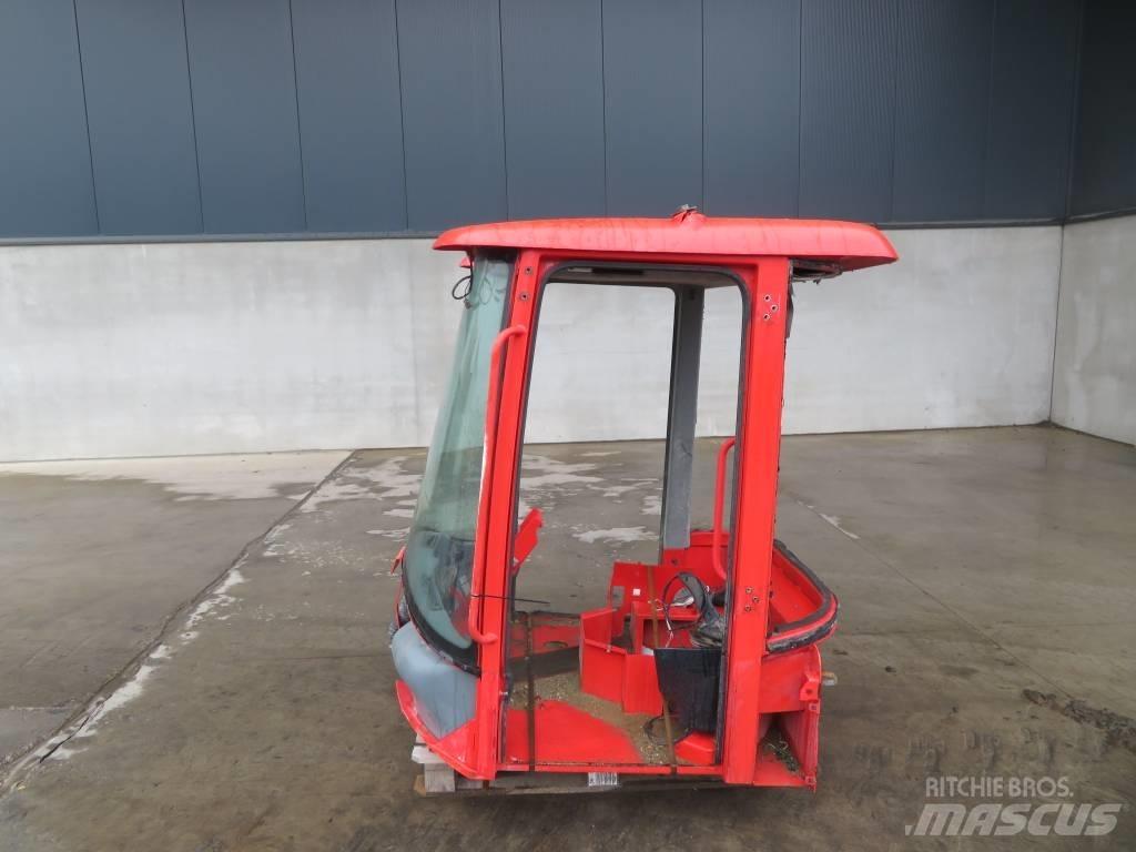 Volvo L 30 B / L 35 Kabiny a interiér