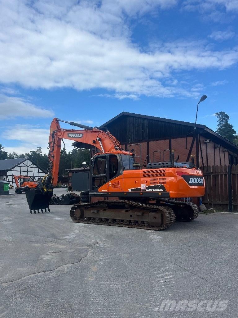 Doosan DX 255 LC-5 Pásová rýpadla
