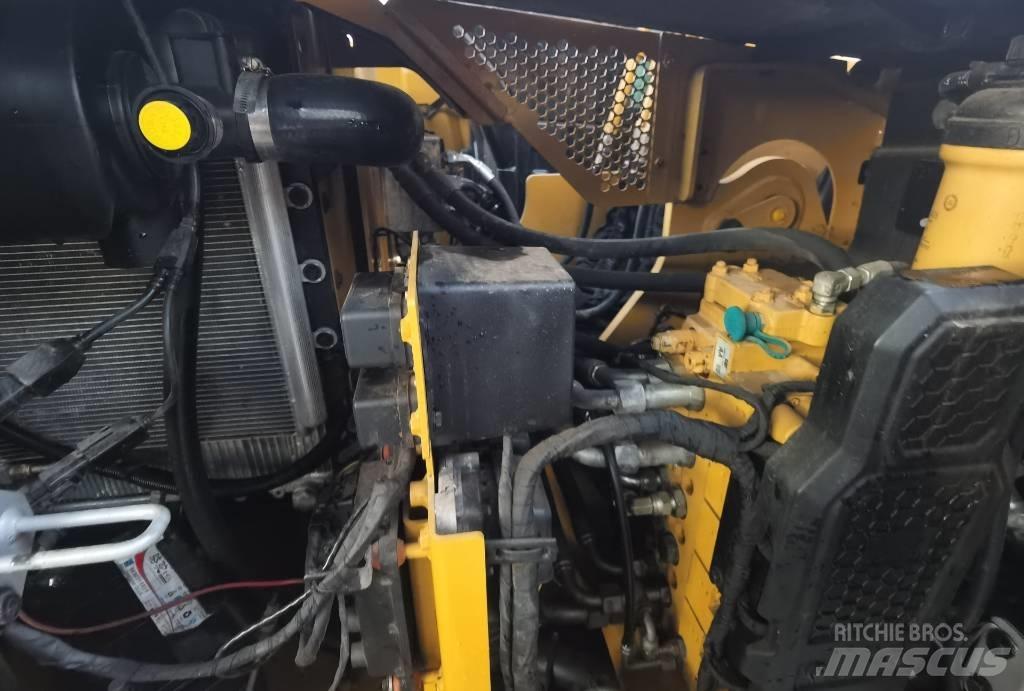 CAT 310 Pásová rýpadla
