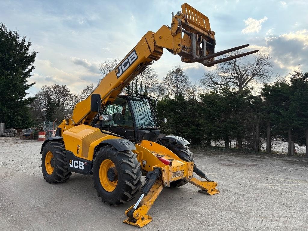 JCB 535-125 Teleskopické manipulátory