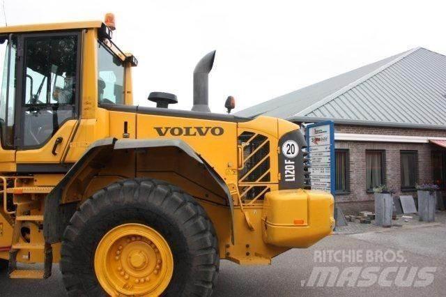 Volvo L 120 F Kolové nakladače