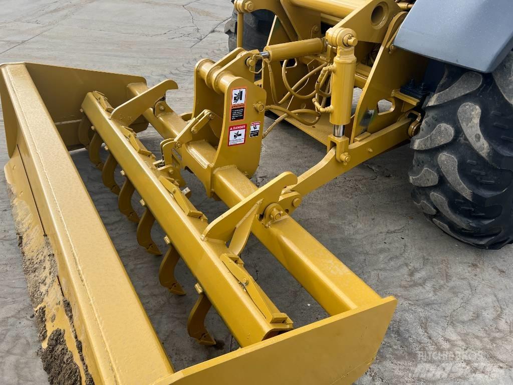 John Deere 210L EP Čelní nakladače a rypadla