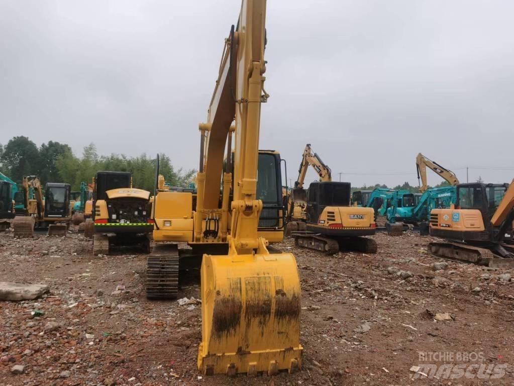 Komatsu PC 130 Midi rýpadla 7t - 12t