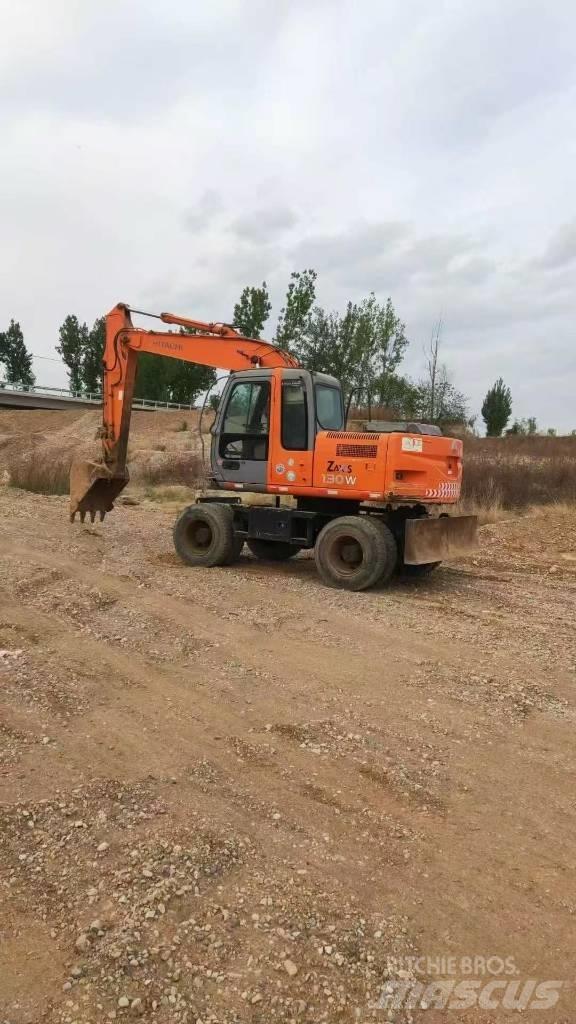 Hitachi ZX130W Kolová rýpadla