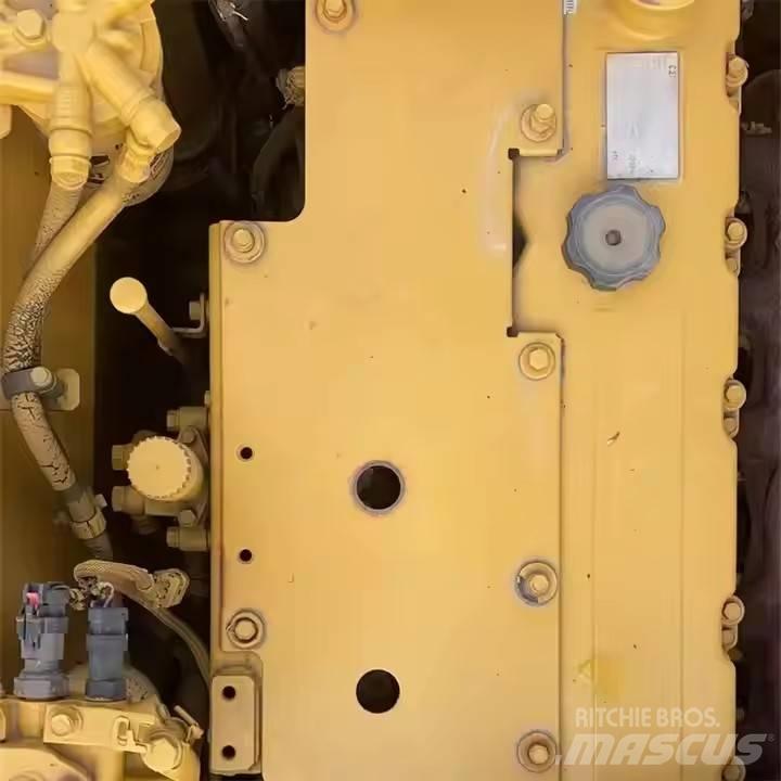 CAT CAT323D2L Midi rýpadla 7t - 12t
